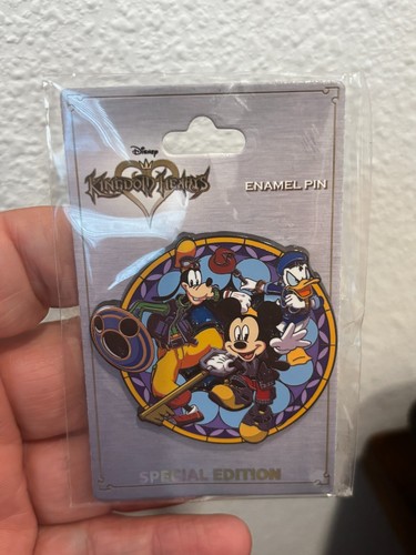 Disney pin blog event - disney,