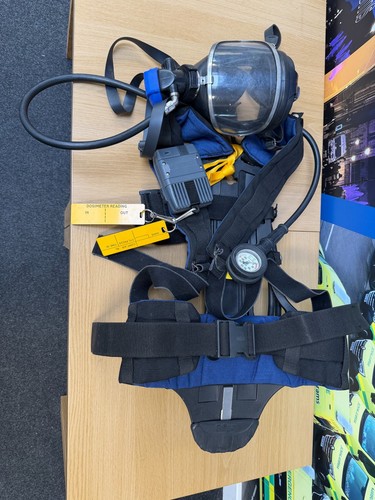 Dräger breathing apparatus - ,