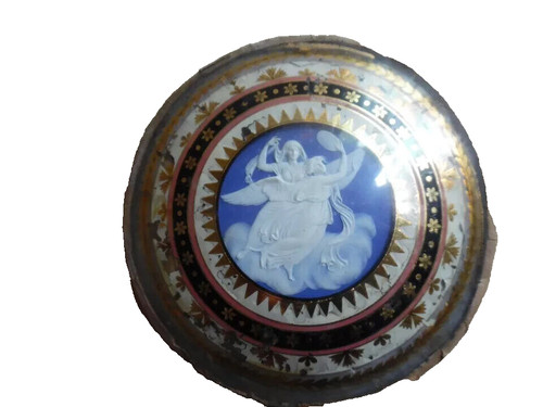 Antique pate sur - sur,