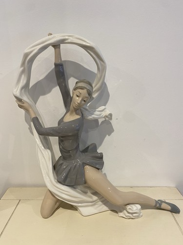 Large nao lladro ballerina - large, by