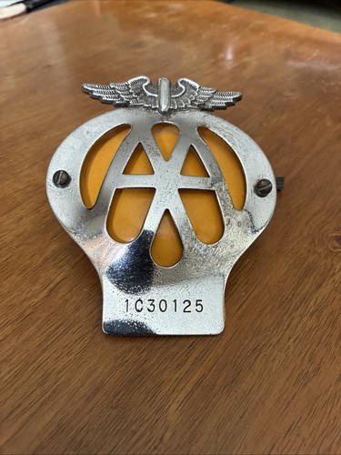 Vintage car badge grill - aa,