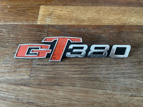 Suzuki gt380 side panel - panel, badge