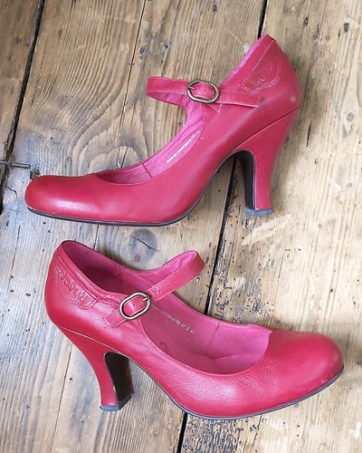 Red dead leather - dead, mary