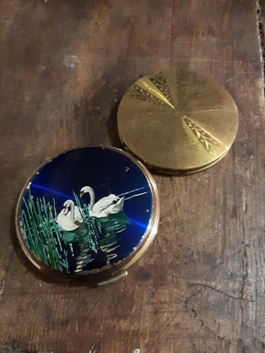Vintage powder puff compact - puff,