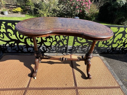 Victorian burr walnut kidney - burr,