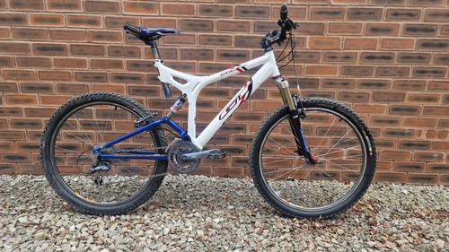 Xcr 1000 team white retro - team,