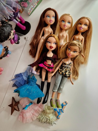 Bratz dolls and accessories - bratz, x5