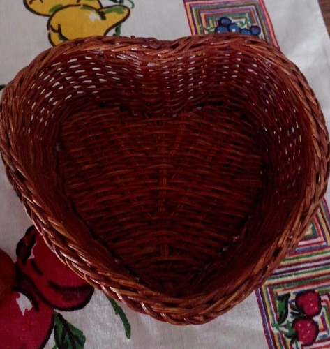 Vintage wicker rattan heart - vintage,