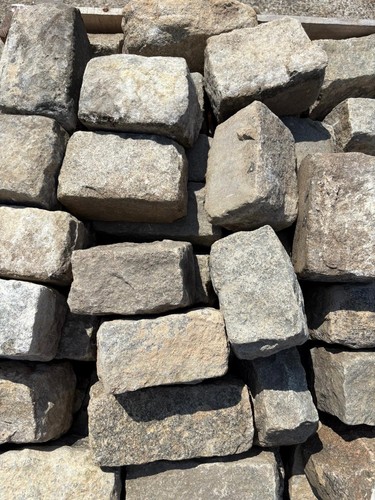 830kg granite cobbles setts - 830kg,