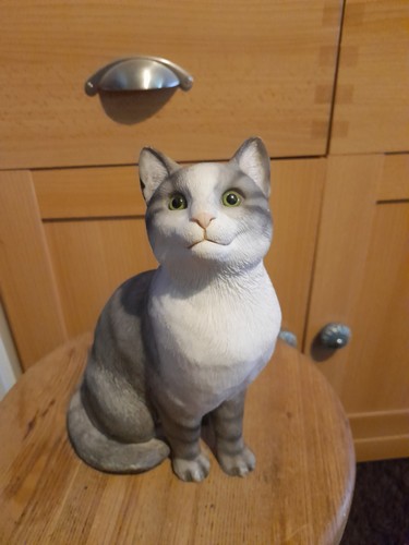 Vintage leonardo resin sitting - resin,