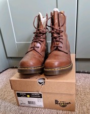 Dr.Martens Serena Tan Boots -