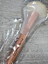 MAC Bronzer Fan Brush | 143S |