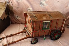 VINTAGE LARGE HANDMADE WOOD GYPSY TRAVELLERS CARAVAN