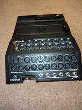 Mackie DL1608 16-Channel Digital Audio Mixer