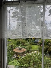 Jessie Vintage lace cafe