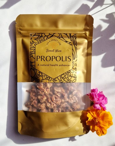 Raw propolis fresh harvest - -,