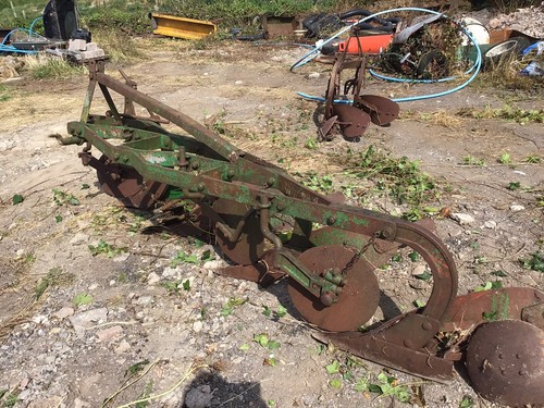 Massey ferguson plough - ferguson,