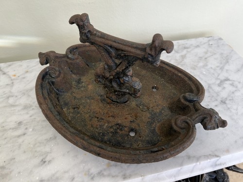 Cast iron boot - , scraper