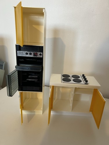 Sindy doll cooker and oven - doll,