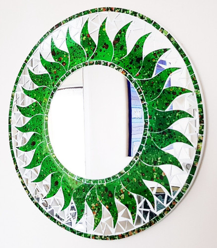 Round mosaic green speckled