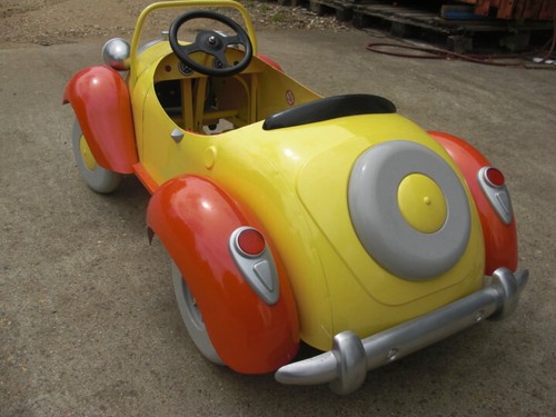 Noddy metal pedal car - car,