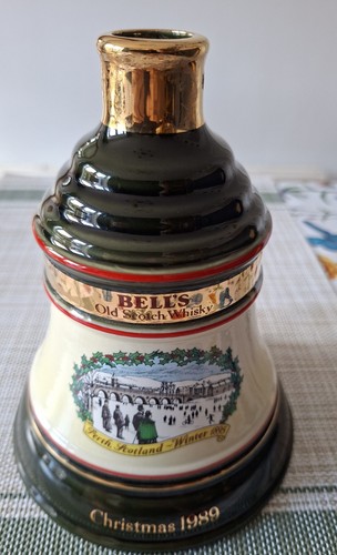 Bells whisky wade decanter - wade,