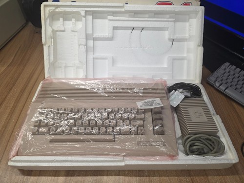 Commodore 64c home computer - commodore,