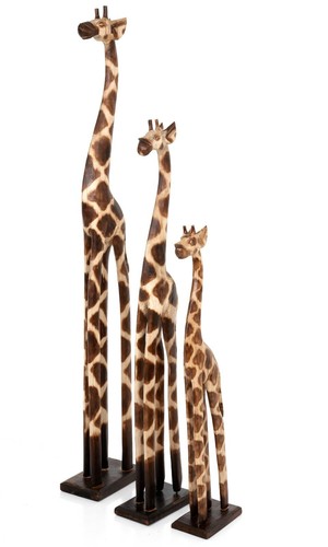 Wooden giraffe standing single - giraffe,