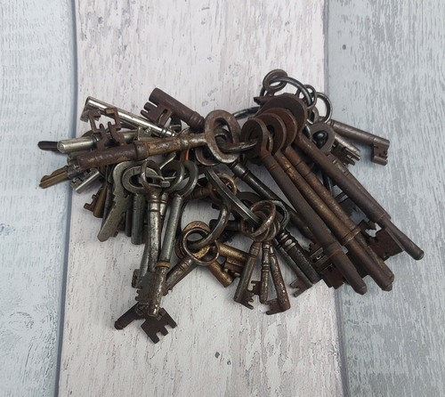 Bunch old keys - bunch,