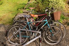 4 bikes and frame: Galaxy