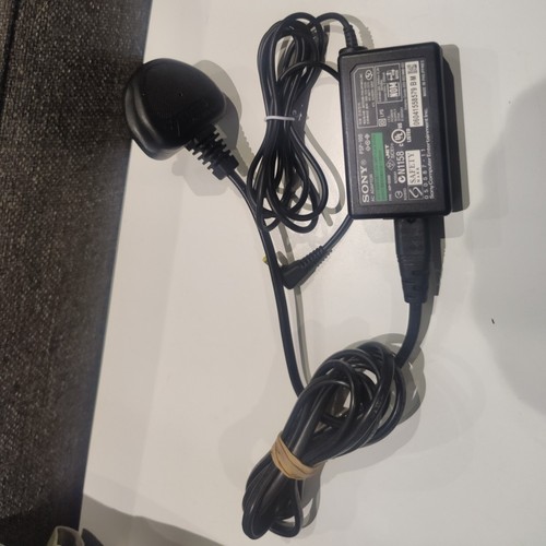 Sony psp 100 adaptor - 100,