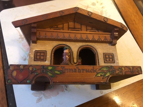 Small vintage austrian chalet - small,