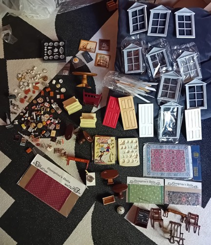 Dolls house bundle - 1/12,