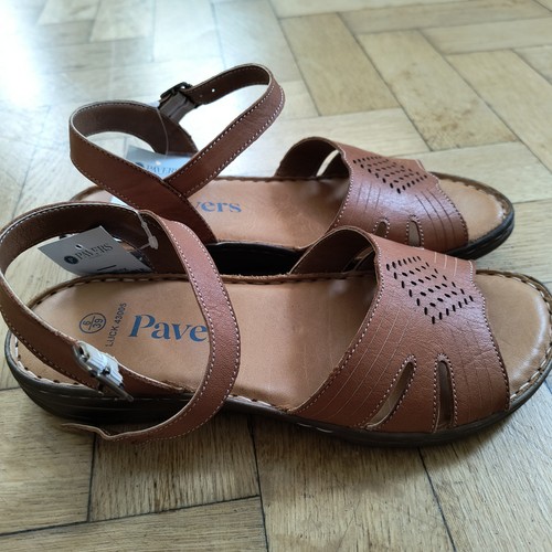 Pavers bnwt tan brown leather - pavers,
