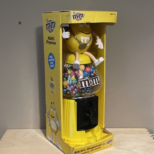 Yellow rapper candy - rapper,