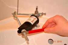 Compact Tapsplitter for loosening Tight tap headgear.