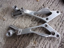 YAMAHA TDM 850 MK1 3VD (91-95) PILLION FOOTREST PEG HANGER EXHAUST MOUNT PAIR