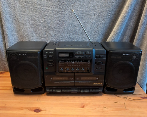 Vintage sony boombox - sony,