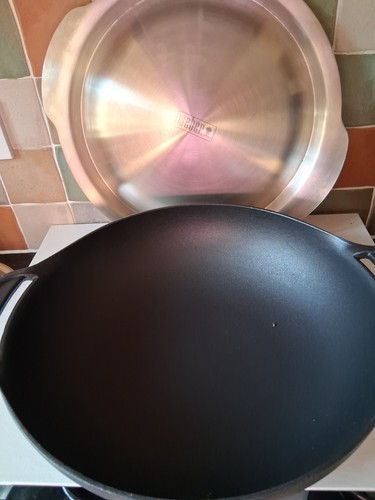 Weber cast iron large wok - iron,