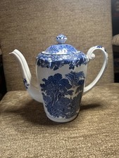 A nice Wedgewood Teapot Blue & White Woodland Hand Engraved Decorated UnderGlaze