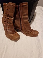 Fly London, Vintage Style