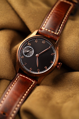 Mechanical hand wound vintage - mechanical,