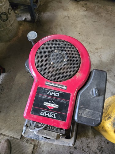 Briggs and stratton 13hp - and,