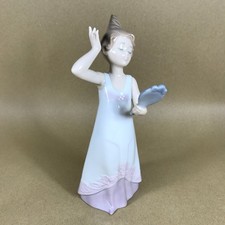 NAO Lladro Summer Beauty