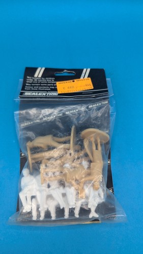 Scalextric c662 spectators - scalextric,