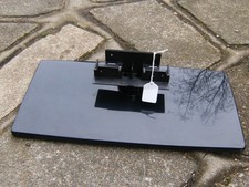 SAMSUNG LE32B530P7N TV STAND