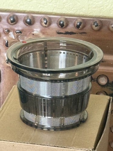 Slow juicer smoothie - juicer, strainer