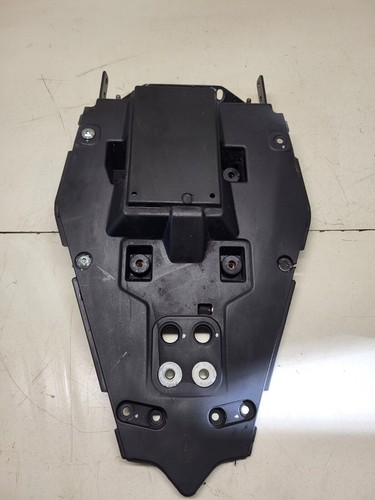 Benelli tnt 125 undertray - benelli,