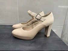 New Size 7.5 Wide Clarks