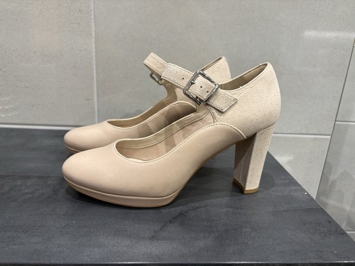 New size wide clarks - new, 7.5